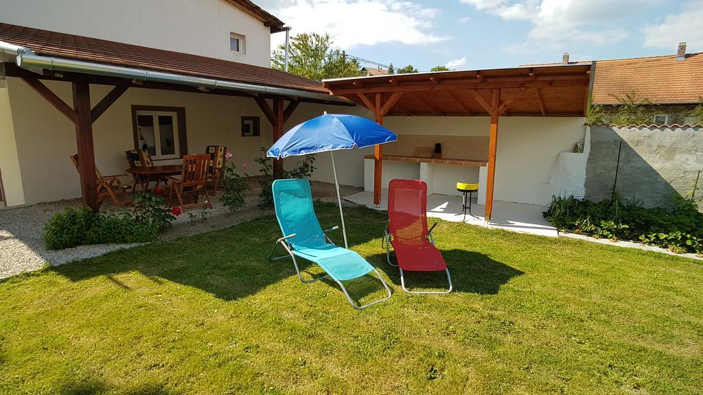 Villa Nora Heviz Exterior photo